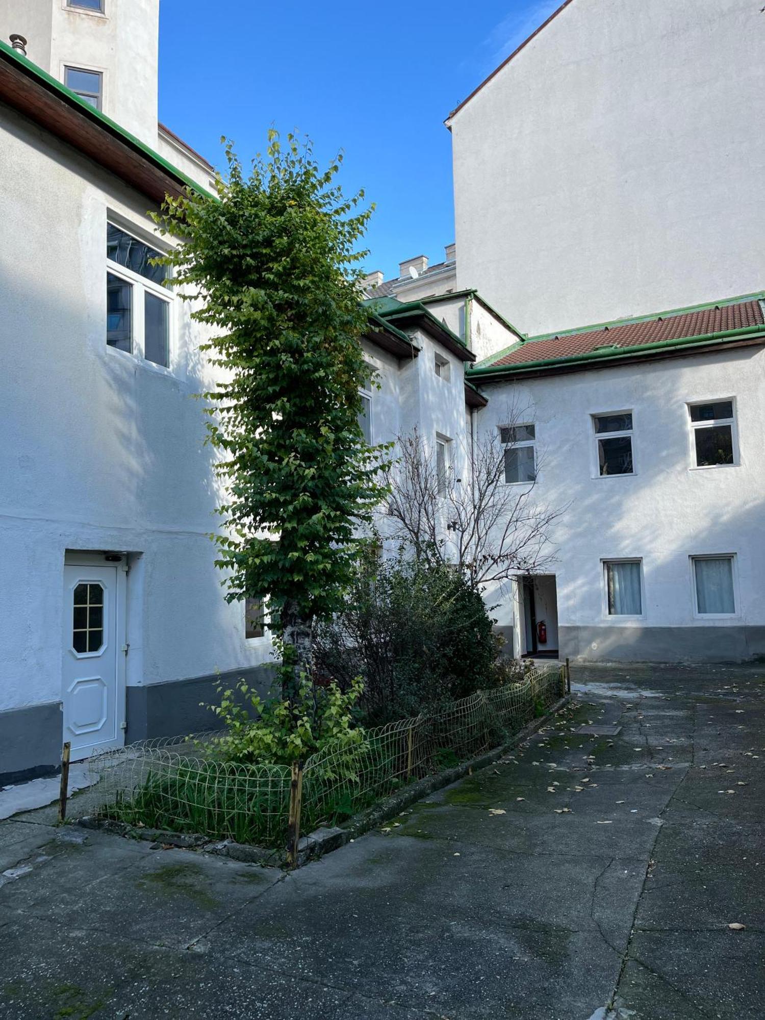 Traveler Lodging Vienne Extérieur photo