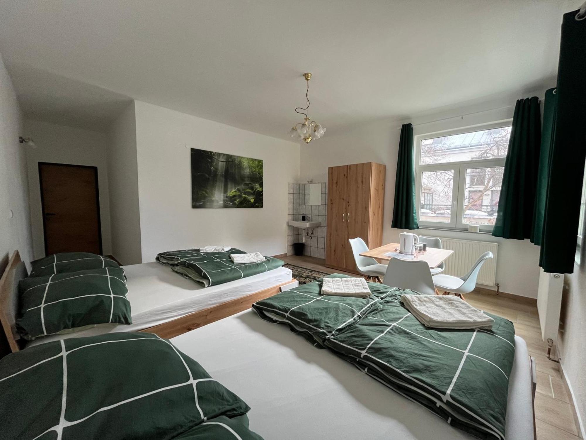 Traveler Lodging Vienne Extérieur photo