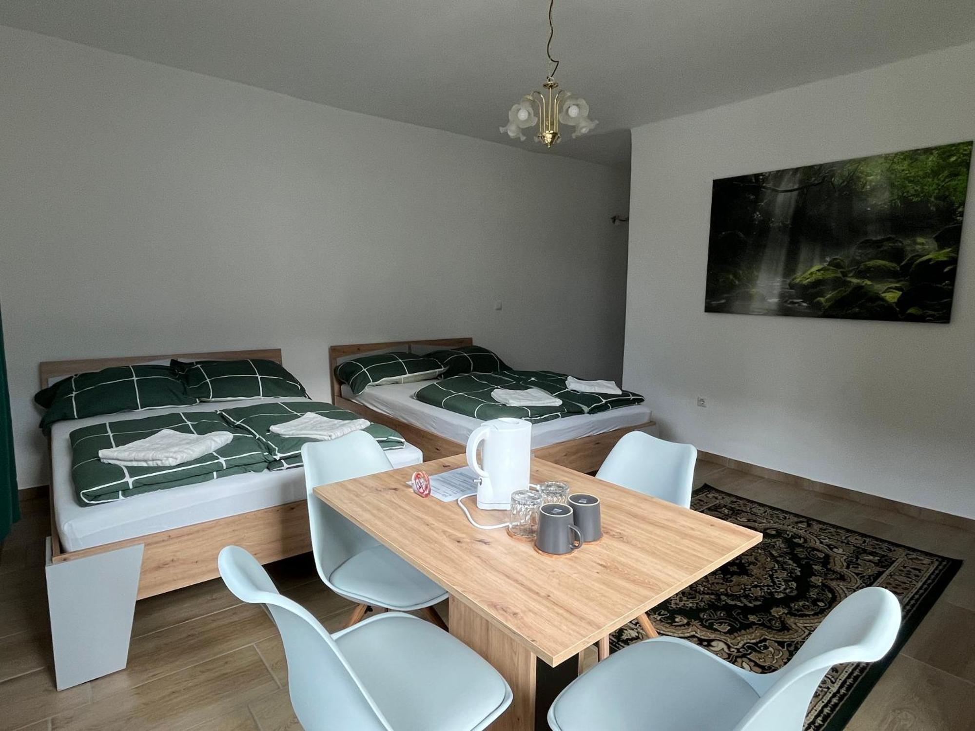 Traveler Lodging Vienne Extérieur photo
